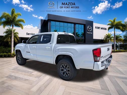 Ice Cap 2023 Toyota Tacoma SR5