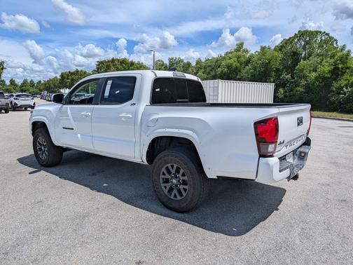 Ice Cap 2023 Toyota Tacoma SR5