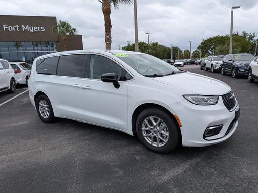 Bright White Clearcoat 2024 Chrysler Pacifica Touring L