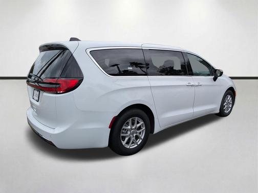Bright White Clearcoat 2024 Chrysler Pacifica Touring L