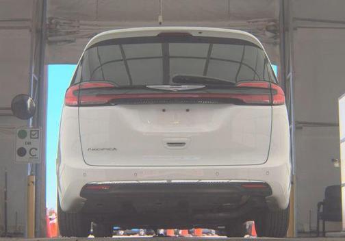 Bright White Clearcoat 2024 Chrysler Pacifica Touring L