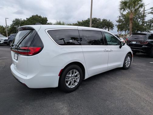 Bright White Clearcoat 2024 Chrysler Pacifica Touring L
