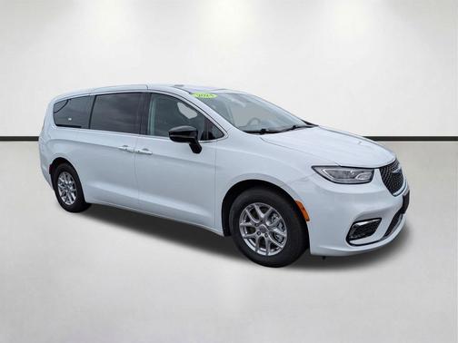 Bright White Clearcoat 2024 Chrysler Pacifica Touring L
