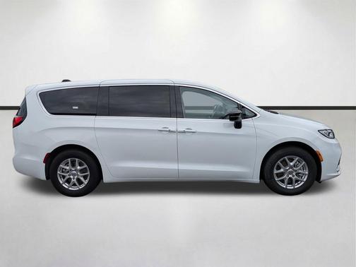 Bright White Clearcoat 2024 Chrysler Pacifica Touring L