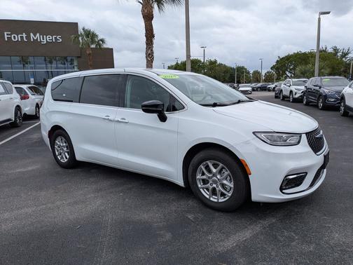 Bright White Clearcoat 2024 Chrysler Pacifica Touring L