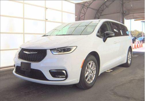 Bright White Clearcoat 2024 Chrysler Pacifica Touring L