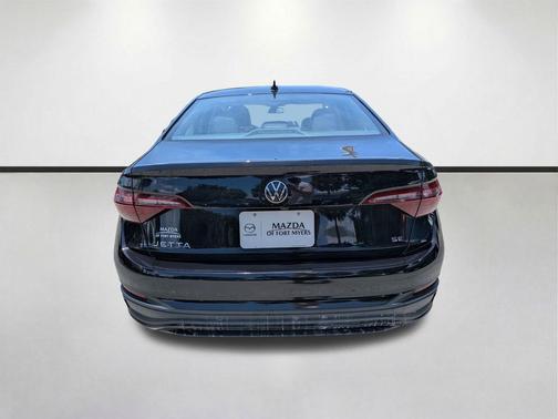 Deep Black Pearl 2024 Volkswagen Jetta 1.5T SE