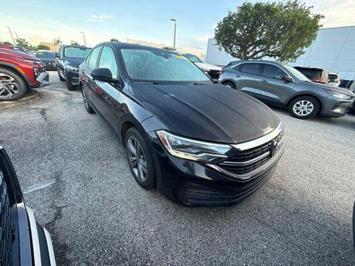Deep Black Pearl 2024 Volkswagen Jetta 1.5T SE