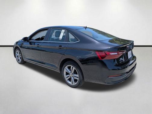 Deep Black Pearl 2024 Volkswagen Jetta 1.5T SE
