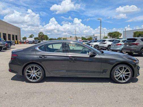 2025 Genesis G70 2.5T RWD