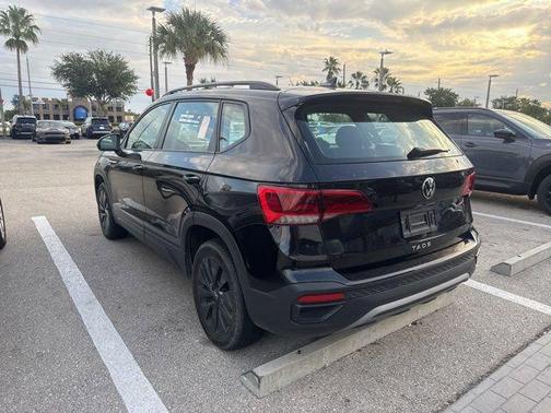 Deep Black Pearl 2024 Volkswagen Taos 1.5T S