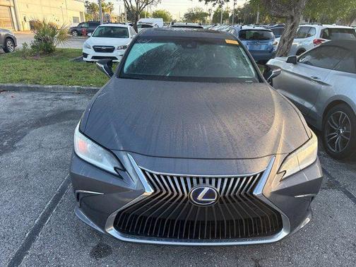 2020 Lexus ES 300h Base