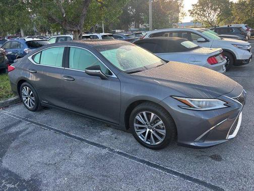 2020 Lexus ES 300h Base