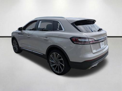 Ceramic Pearl Metallic Tinted Clearcoat 2023 Lincoln Nautilus Reserve