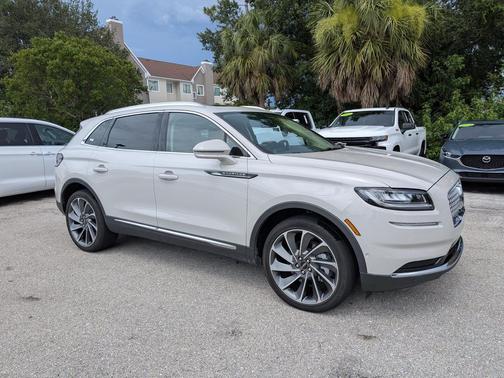 Ceramic Pearl Metallic Tinted Clearcoat 2023 Lincoln Nautilus Reserve