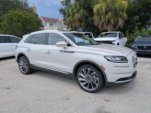 Ceramic Pearl Metallic Tinted Clearcoat 2023 Lincoln Nautilus Reserve