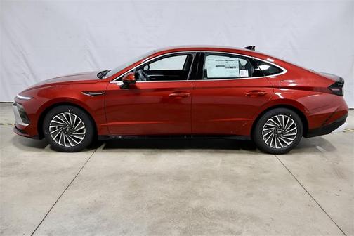 2025 Hyundai SONATA Hybrid SEL