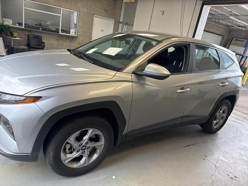 2023 Hyundai TUCSON SE