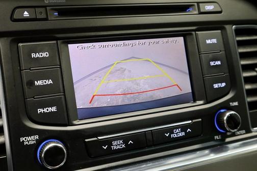 2016 Hyundai SONATA Hybrid SE