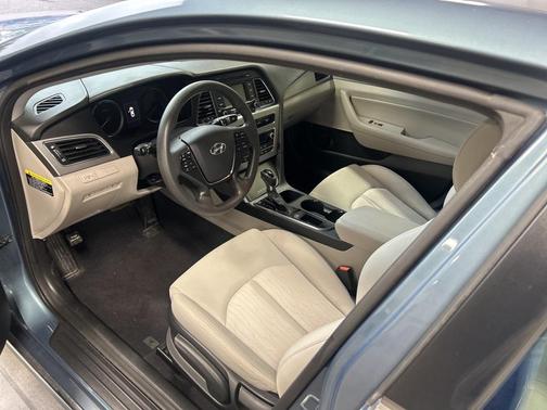 2016 Hyundai SONATA Hybrid SE