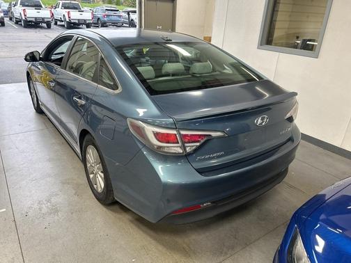 2016 Hyundai SONATA Hybrid SE