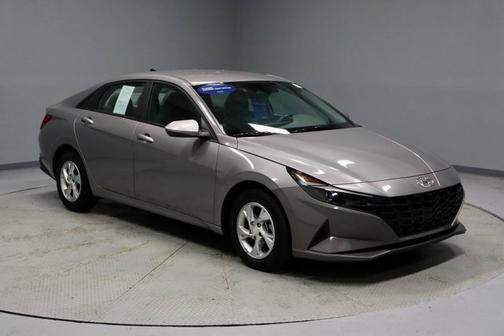 2023 Hyundai ELANTRA SE