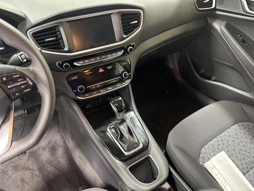 2018 Hyundai IONIQ Hybrid Blue