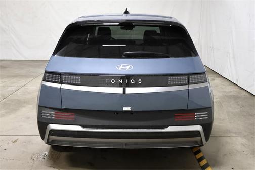 2025 Hyundai IONIQ 5 SE Standard Range