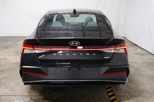 2025 Hyundai ELANTRA HEV Limited