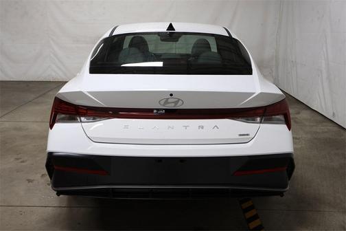 2025 Hyundai ELANTRA HEV Limited