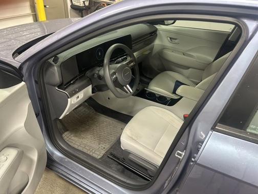 2024 Hyundai KONA EV SE