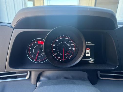 2023 Hyundai ELANTRA SE