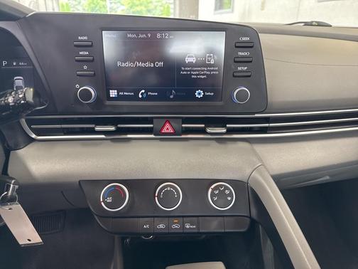 2021 Hyundai ELANTRA SE