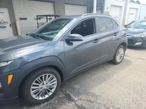 2021 Hyundai KONA SEL