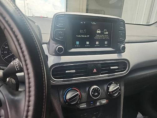 2021 Hyundai KONA SEL