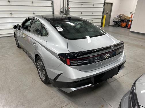 2024 Hyundai SONATA Hybrid Limited