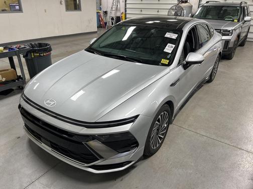 2024 Hyundai SONATA Hybrid Limited