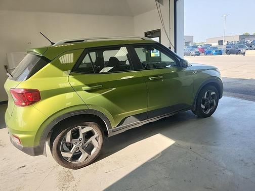 2024 Hyundai VENUE SEL