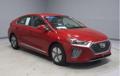 2022 Hyundai IONIQ Hybrid SE