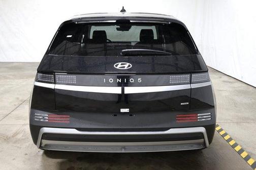 2025 Hyundai IONIQ 5 SE