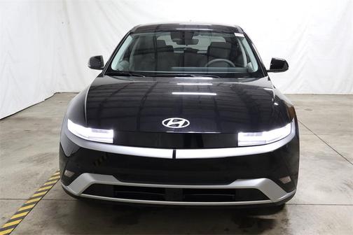 2025 Hyundai IONIQ 5 SE
