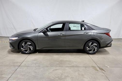 2025 Hyundai ELANTRA HEV SEL Sport