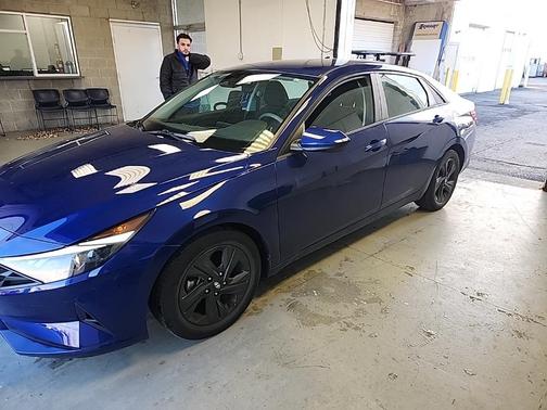 2022 Hyundai ELANTRA SEL