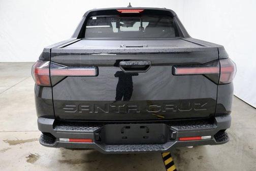 2025 Hyundai SANTA CRUZ SEL Activity