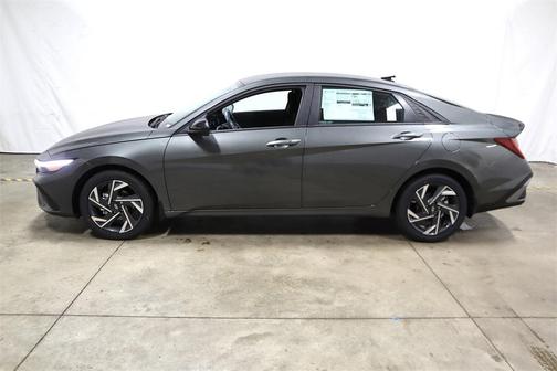 2025 Hyundai ELANTRA HEV SEL Sport