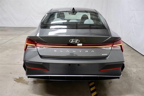 2025 Hyundai ELANTRA HEV Limited