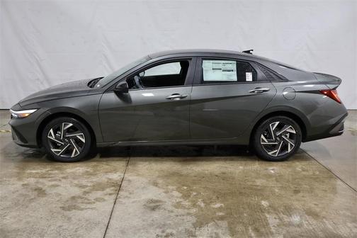 2025 Hyundai ELANTRA HEV SEL Sport