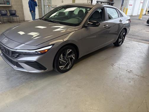 2025 Hyundai ELANTRA SEL Sport