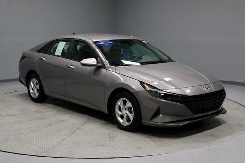 2023 Hyundai ELANTRA SE