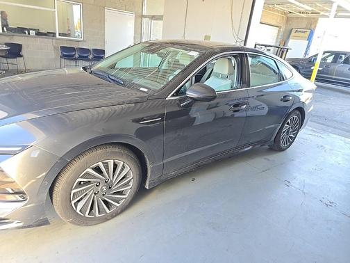 2024 Hyundai SONATA Hybrid Limited